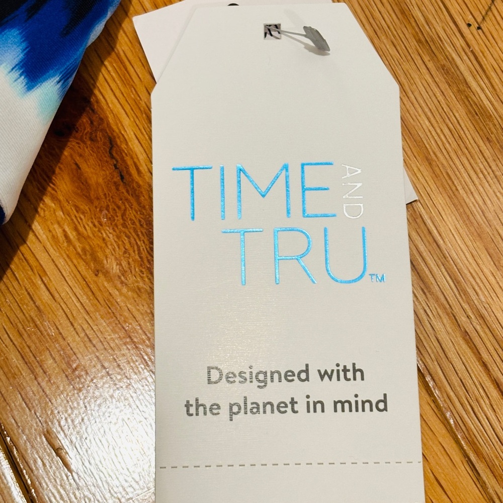Time and Tru Blue and White Keyhole Swimsuit Top - Picture 8 of 10